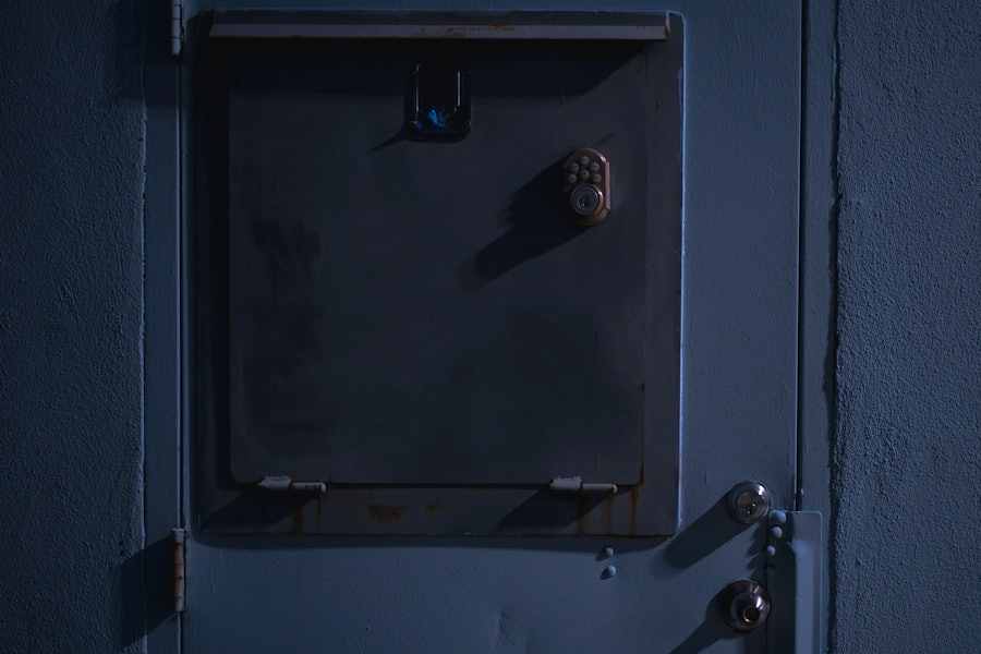 Cerradura de una puerta metálica, cambio de cerradura en puerta metálica en Chile